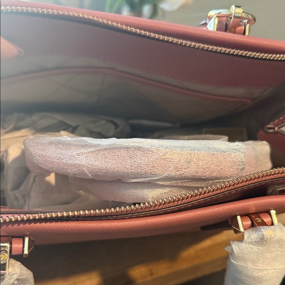 NWT Michael Kors Rose Satchel - Picture 3 of 4